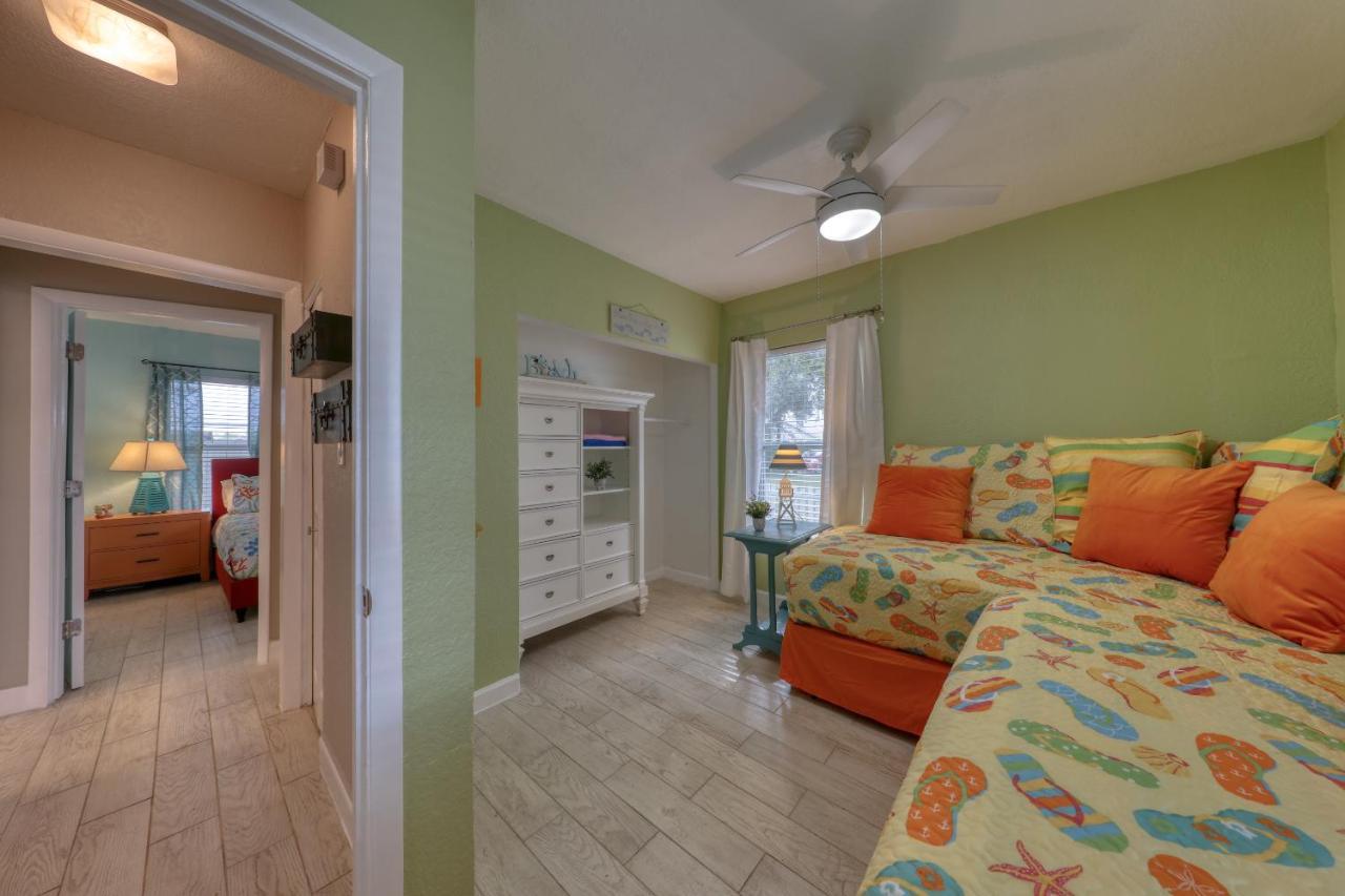 Beachtrail Lodging Clearwater Beach Exterior photo