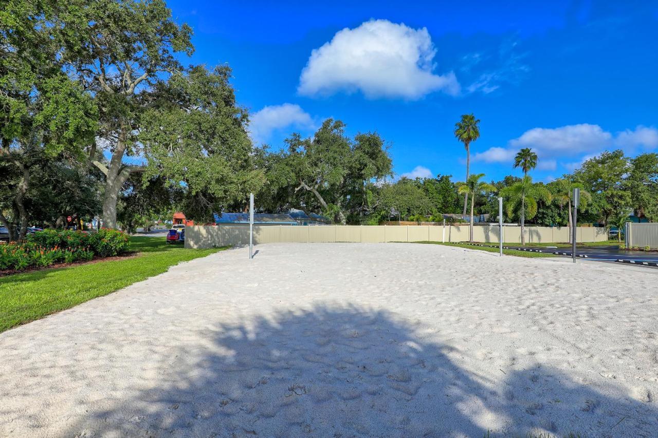 Beachtrail Lodging Clearwater Beach Exterior photo