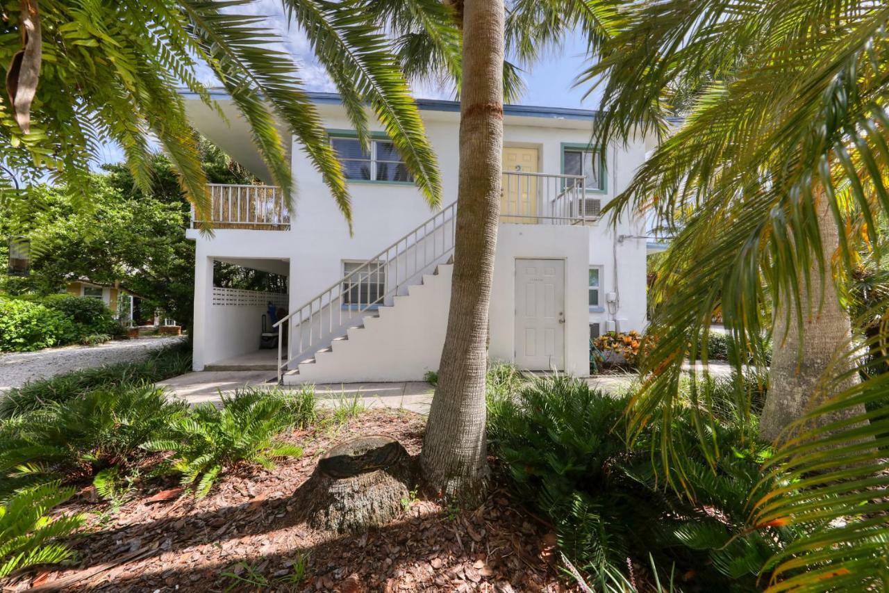Beachtrail Lodging Clearwater Beach Exterior photo