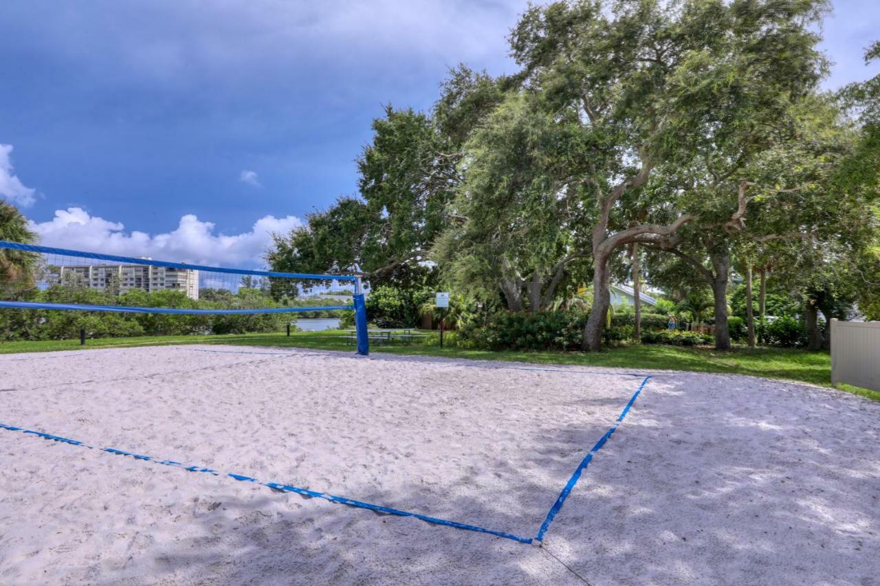 Beachtrail Lodging Clearwater Beach Exterior photo